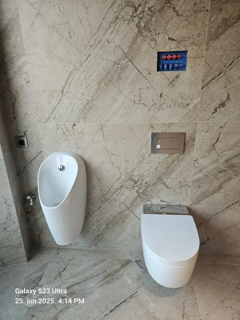 Geberit AquaClean Mera Comfort tuš wc, Sigma30 tipka za aktiviranje i pisoar